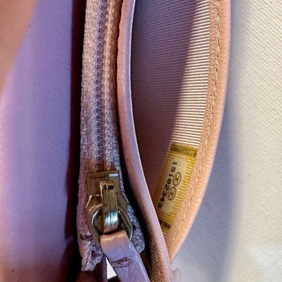 Chanel Bow Yen bi-fold wallet - Picture 9 of 9